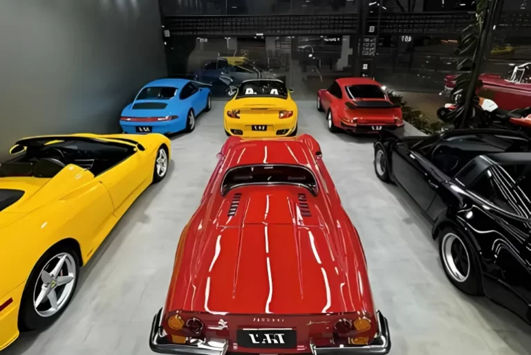 Loja de Carros Antigos de Luxo no Brasil